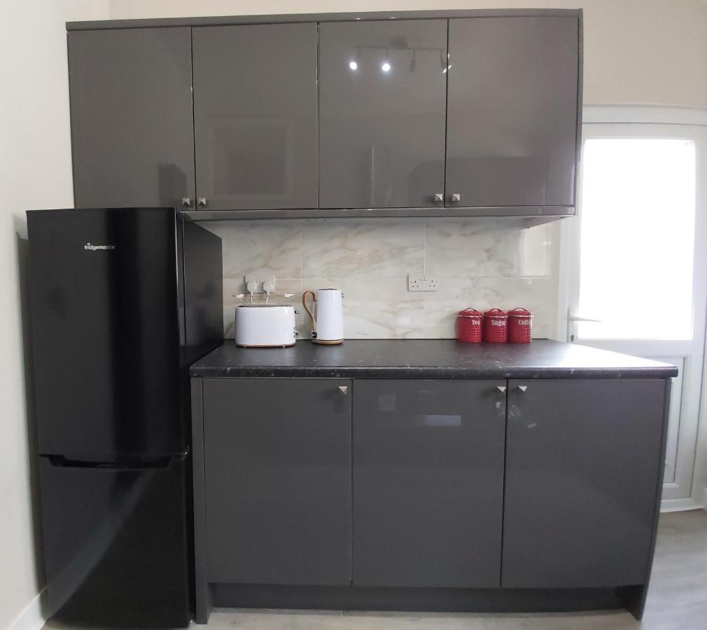 사우스엔드온시 Beautifully Renovated 2 Bed Flat - Close To Beach 아파트 외부 사진