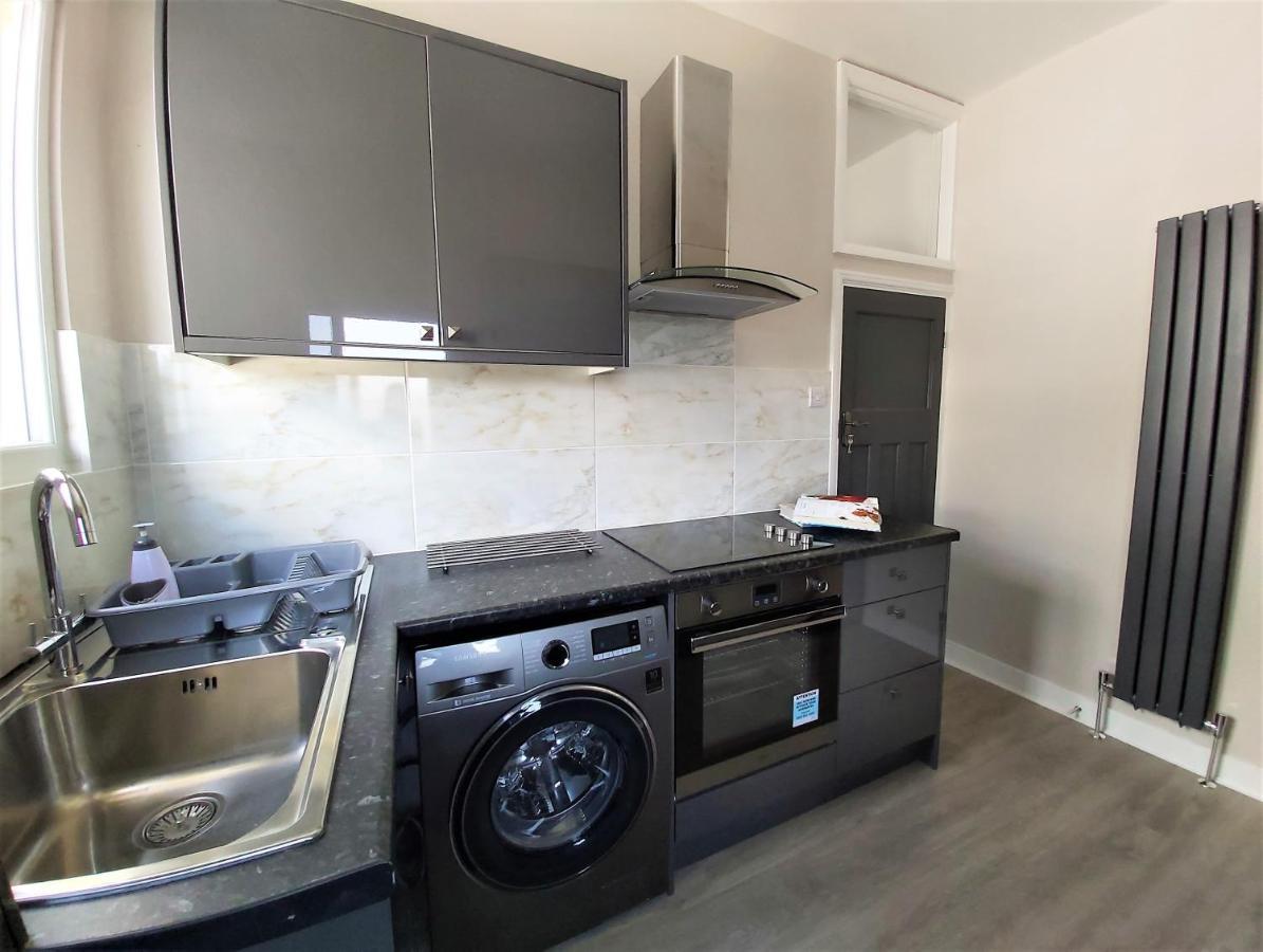 사우스엔드온시 Beautifully Renovated 2 Bed Flat - Close To Beach 아파트 외부 사진