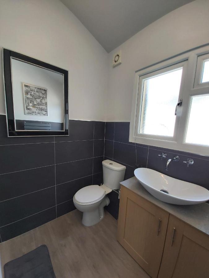 사우스엔드온시 Beautifully Renovated 2 Bed Flat - Close To Beach 아파트 외부 사진
