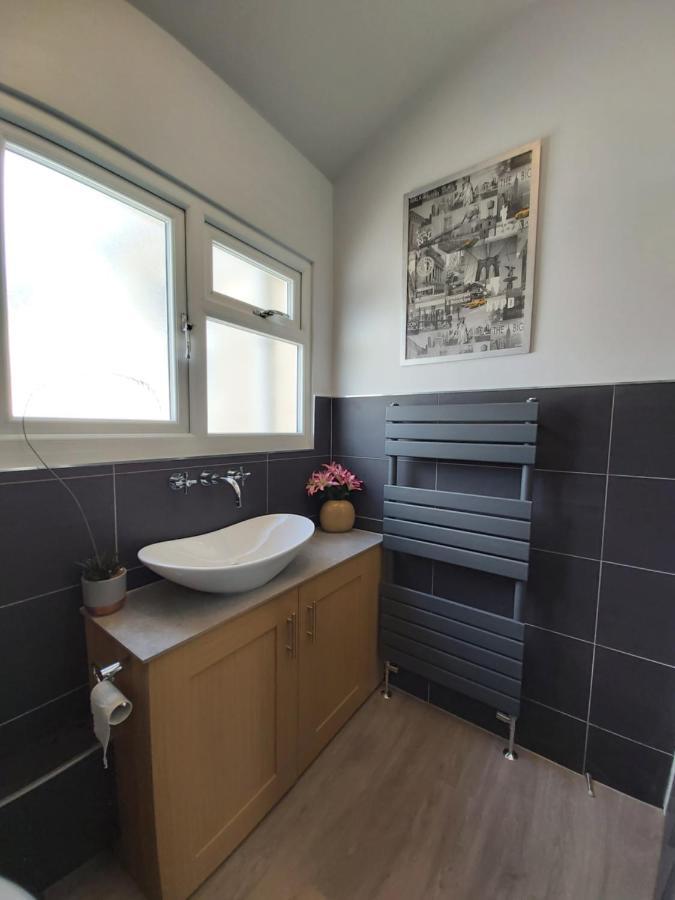 사우스엔드온시 Beautifully Renovated 2 Bed Flat - Close To Beach 아파트 외부 사진